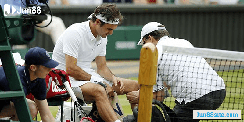 Roger Federer chấn thương nhiều tháng liền