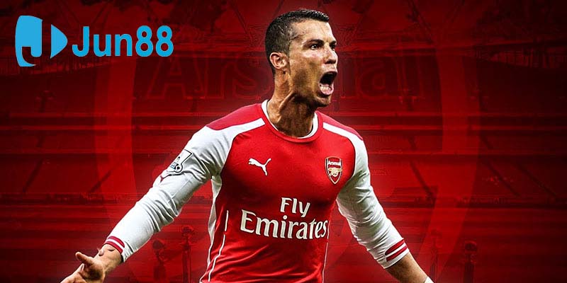 Arsenal từng quan tâm CR7