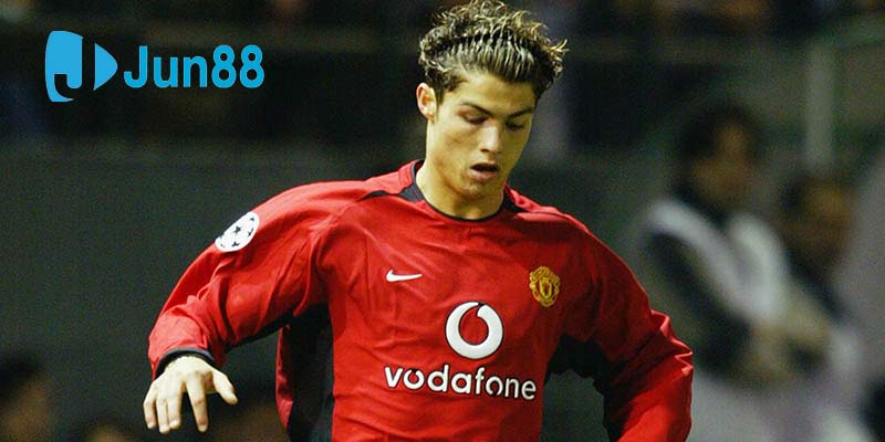 Man Utd nhanh chóng chiêu mộ Cristiano Ronaldo 