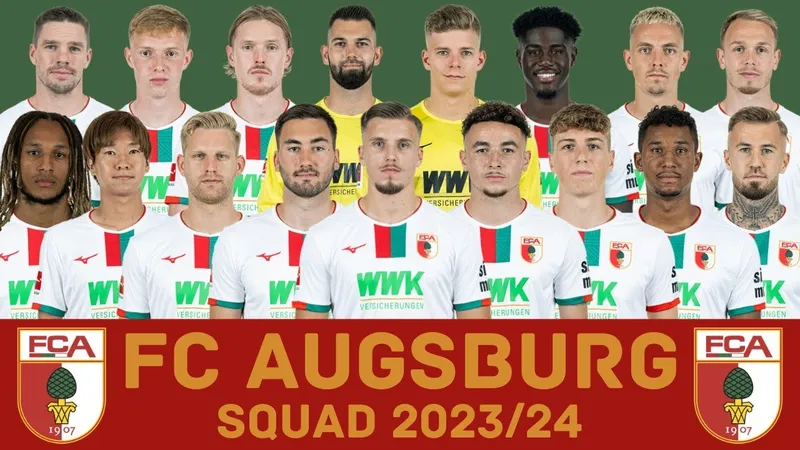 Cầu thủ Bayern Munich và Augsburg tranh chấp trên sân Cầu thủ Bayern Munich và Augsburg tranh chấp trên sân